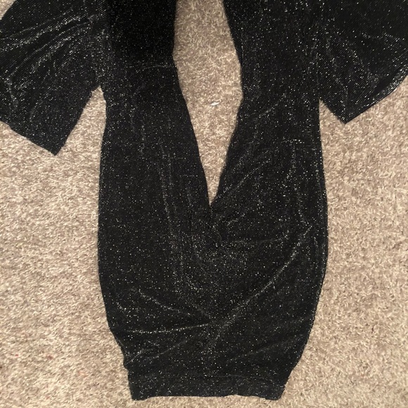 Black Crop top w/ flared trousers - Picture 3 of 3